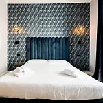 R-Home Fine Rooms Guesthouse